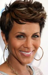 Николь Ари Паркер